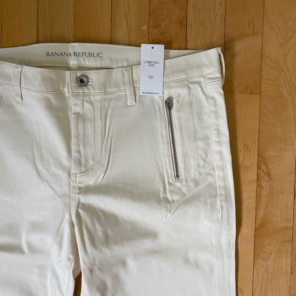 Banana Republic w/ Zipper Detail